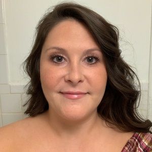 Meet your Posher, Alicia